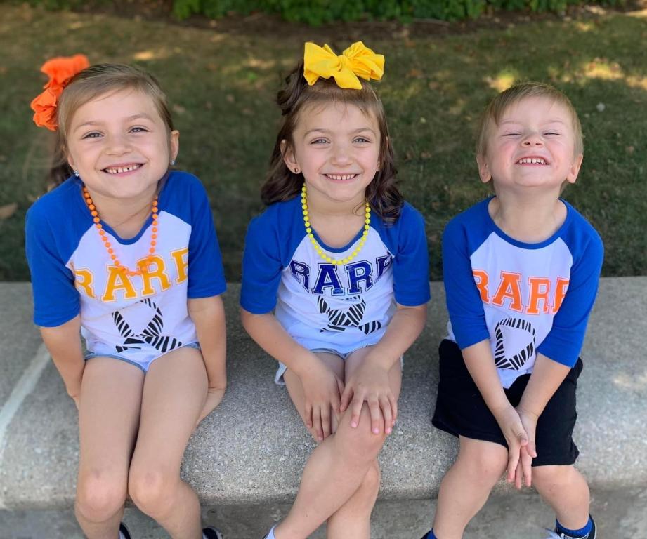 Langenhop kids wearing t-shirts with rare and zebra stripes